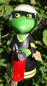 Preview: Zaunhocker Frosch Feuerwehrmann Feuerlöscher 3 Pfahlhocker Zauntiere Gartendeko