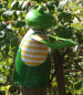 Preview: Zaunhocker Frosch Gärtner Metall Pfahlhocker Zauntiere Gartendeko mit Harke GE
