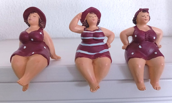 3er Set Kantenhocker Kantensitzer Badenixe Badedame mollige Frau ca. 7cm