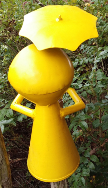 Zaunhocker Frosch Südwester mit Schirm Metall Pfahlhocker Zauntiere Gartendeko