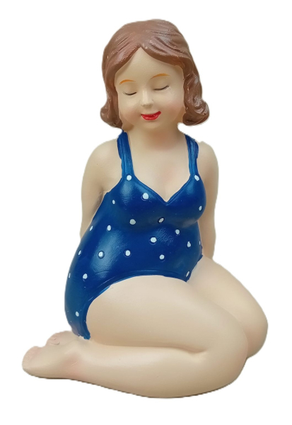 Badenixe Mollige Deko Figur Frau im Badeanzug sitzend dicke Dame (SLC)